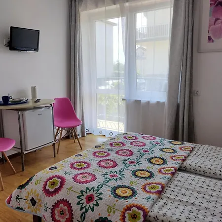 Δωμάτια σε οικογενειακή κατοικία Satori